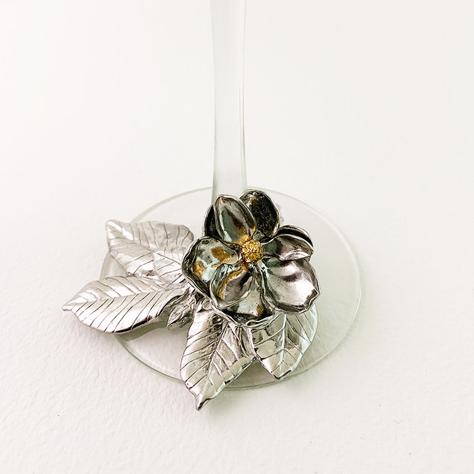 magnolia base detail