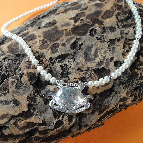 Crab Pearl Necklace