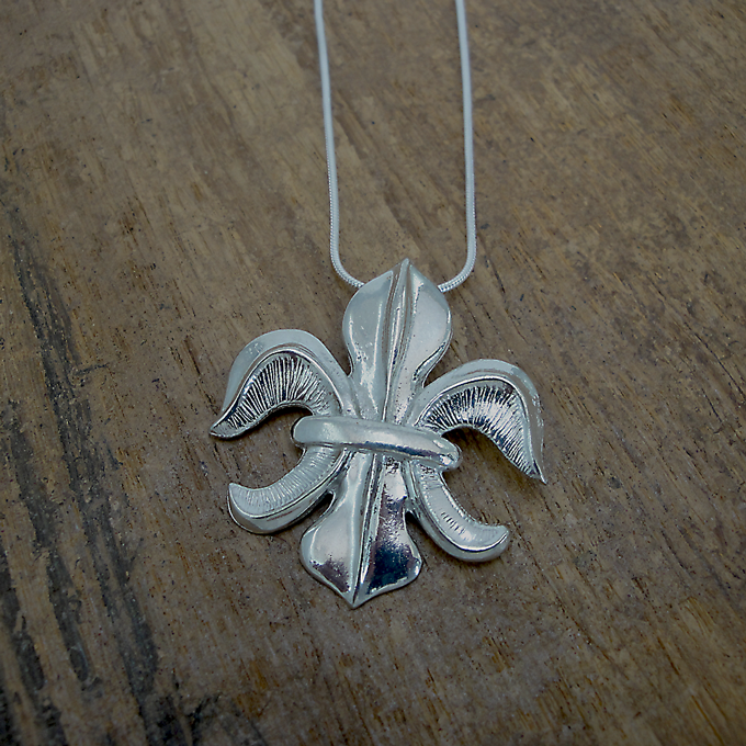 Fleur De Lis Chain Necklace
