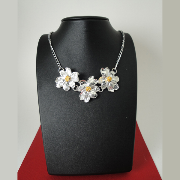 Dogwood Link Necklace