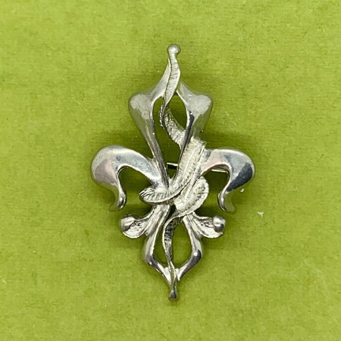 St Marie Fleur De Lis Pin