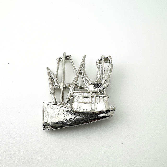 Shrimp boat pin
