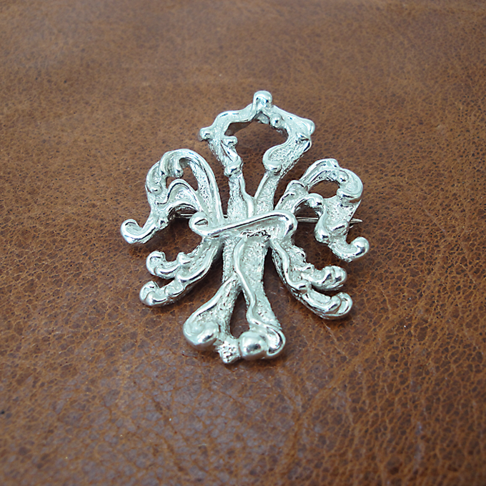 Fleur De Lis Roccoco Pin